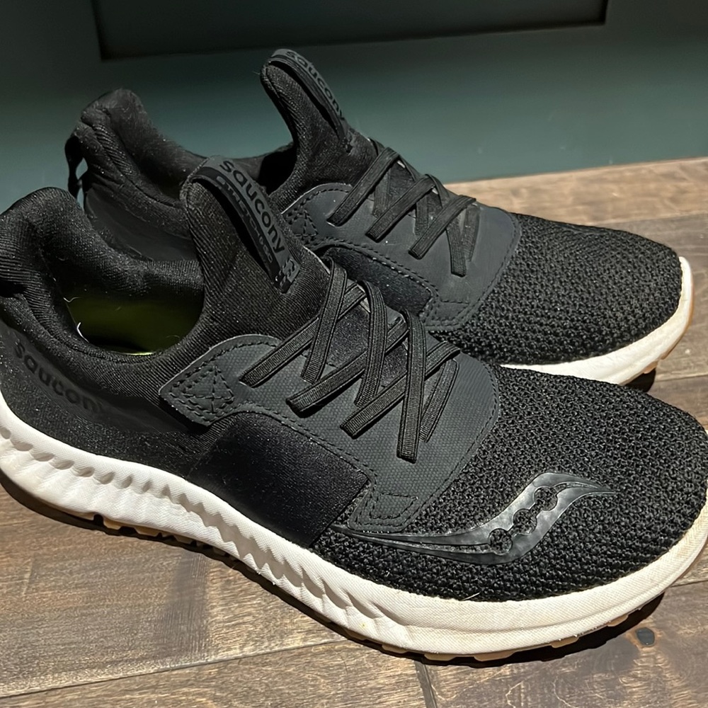 Women’s running/casual shoes. Excellent condition. See pics for details.